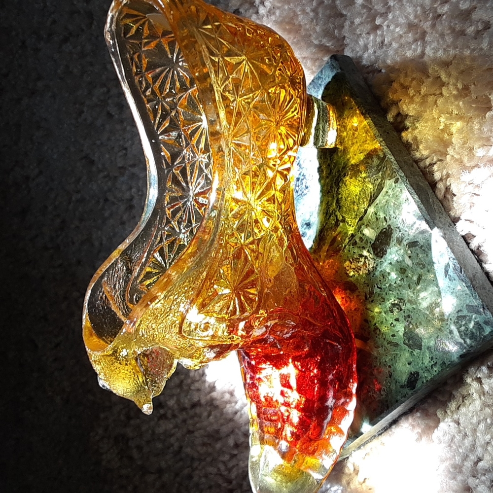 Beautiful vintage Dagenheart amberine glass slipper.